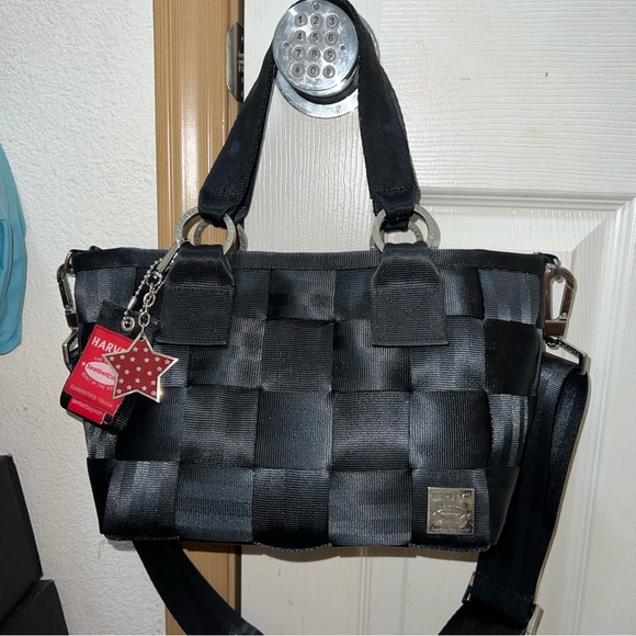 Harveys seatbelt carriage ring black with star charm - Picture 4 of 14